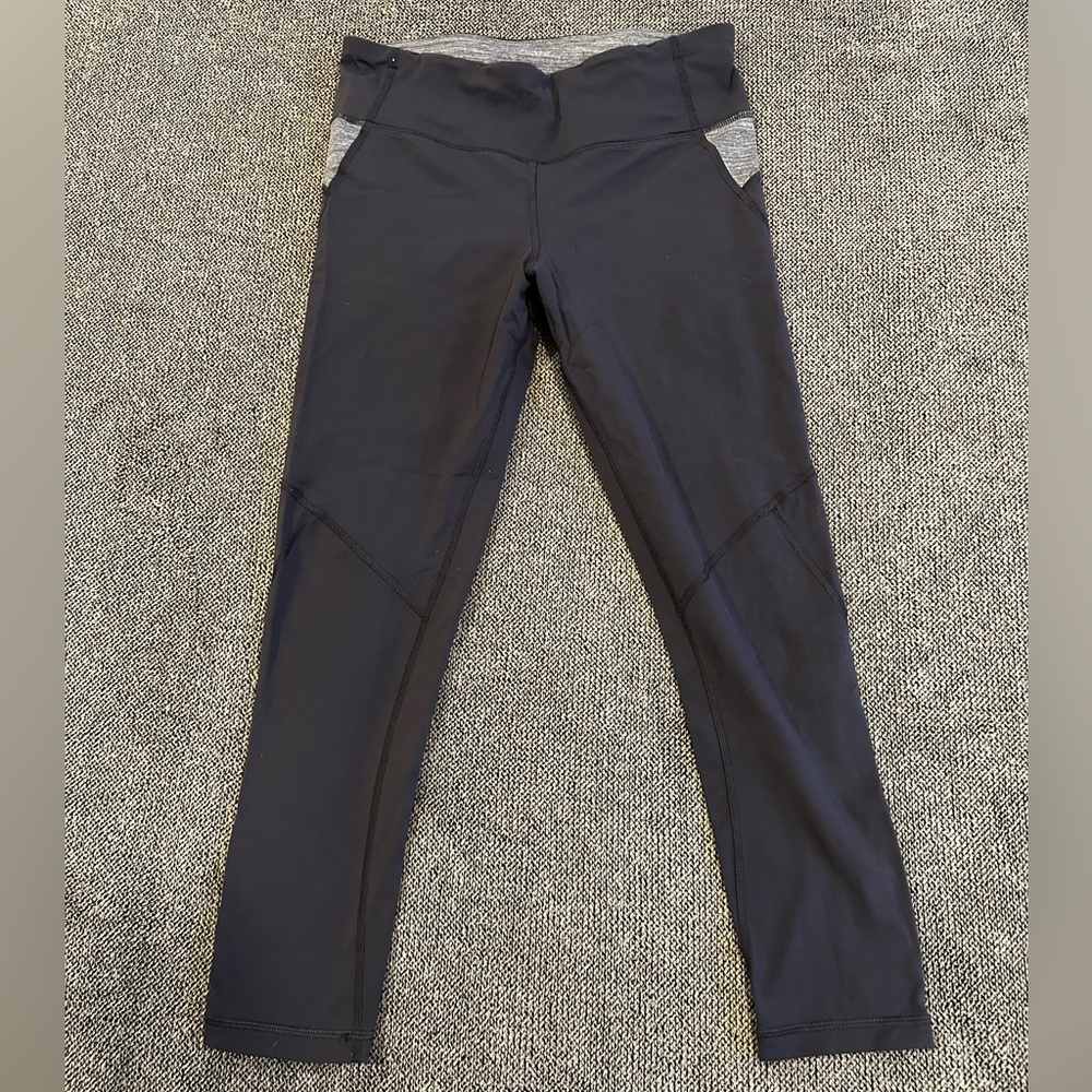 Lululemon black legging size 8